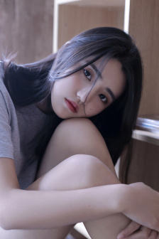 沙滩比基尼泳衣